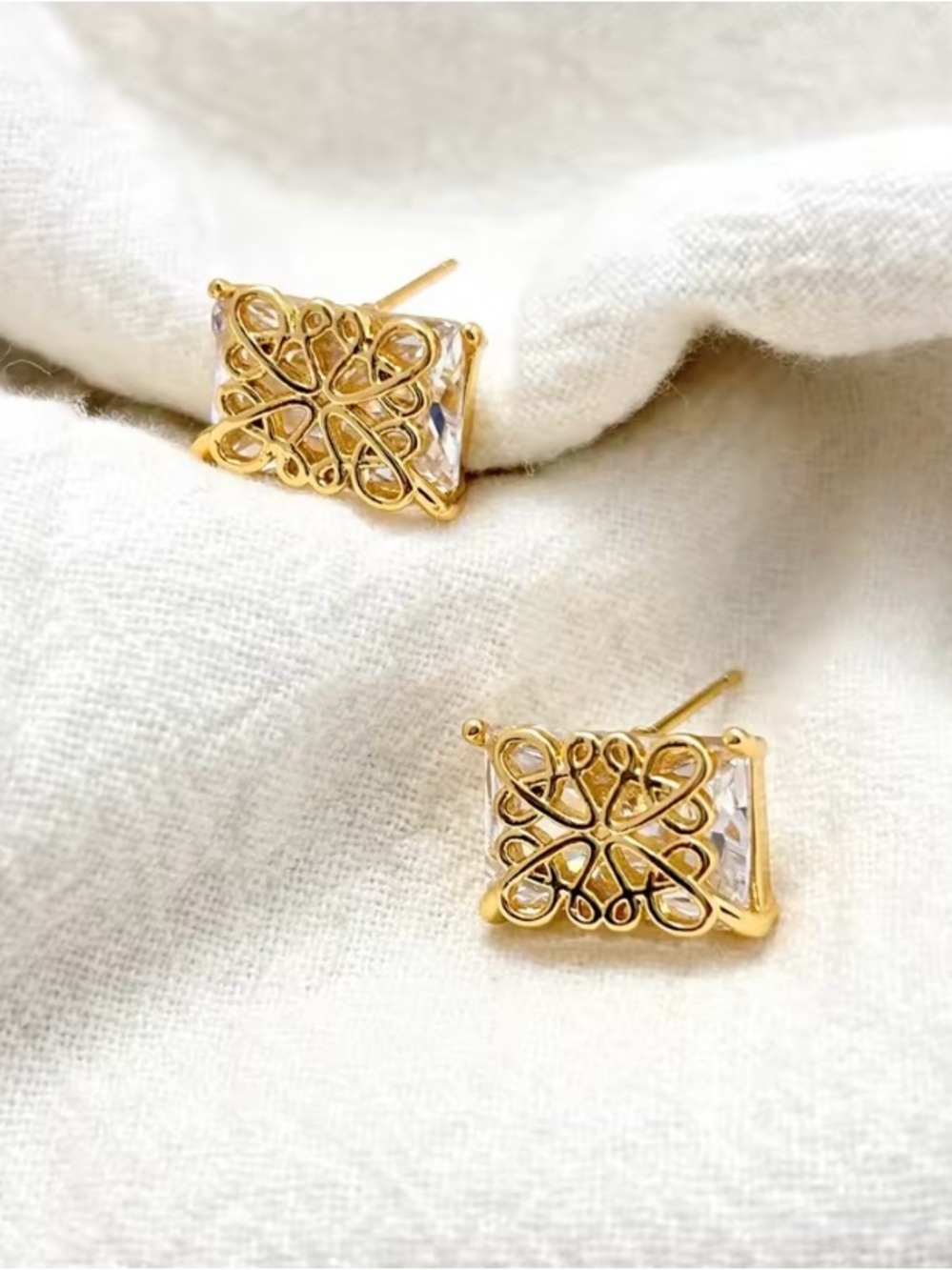 ✨✨Loewe. Anagram Stud Earrings Gold- Tone with Crystal Standout